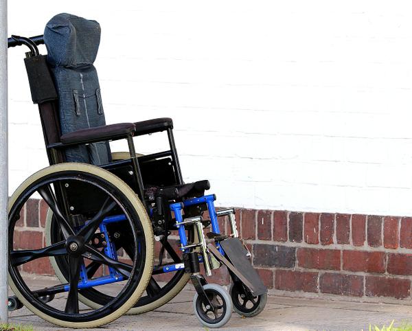 Read more about the article Jaki powinien być wózek inwalidzki